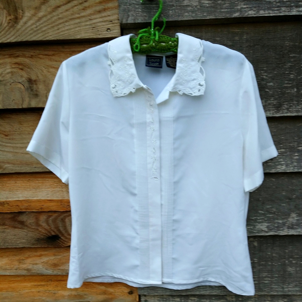 Laura Scott Hide a Button Elegant Blouse Off White Bit Of Embroidery Size 14